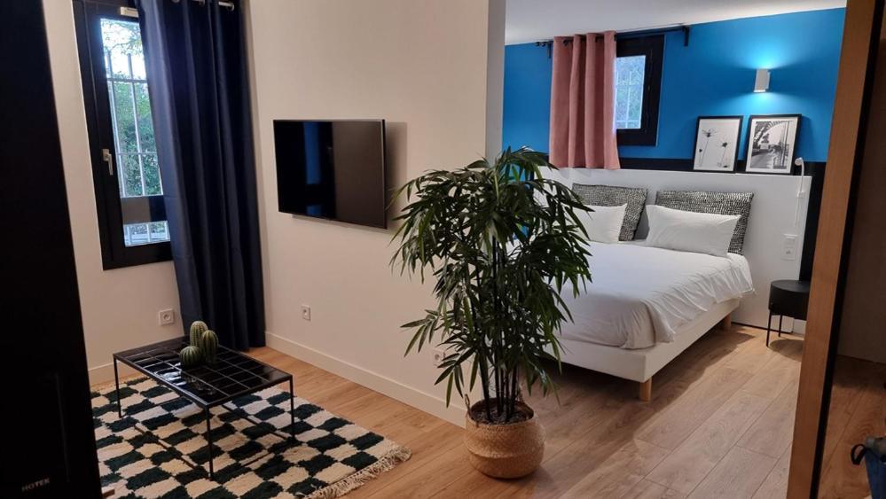 Brit Hotel Marseille Aeroport Mirabeau Εξωτερικό φωτογραφία