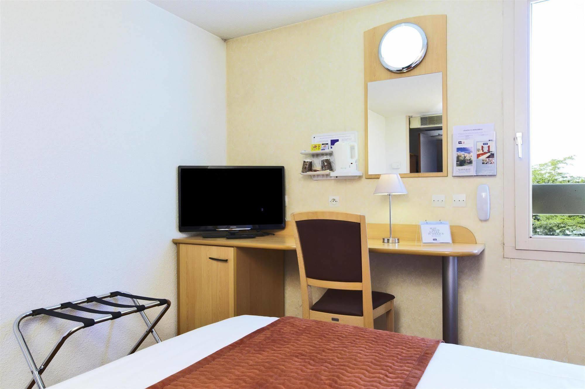 Brit Hotel Marseille Aeroport Mirabeau Εξωτερικό φωτογραφία