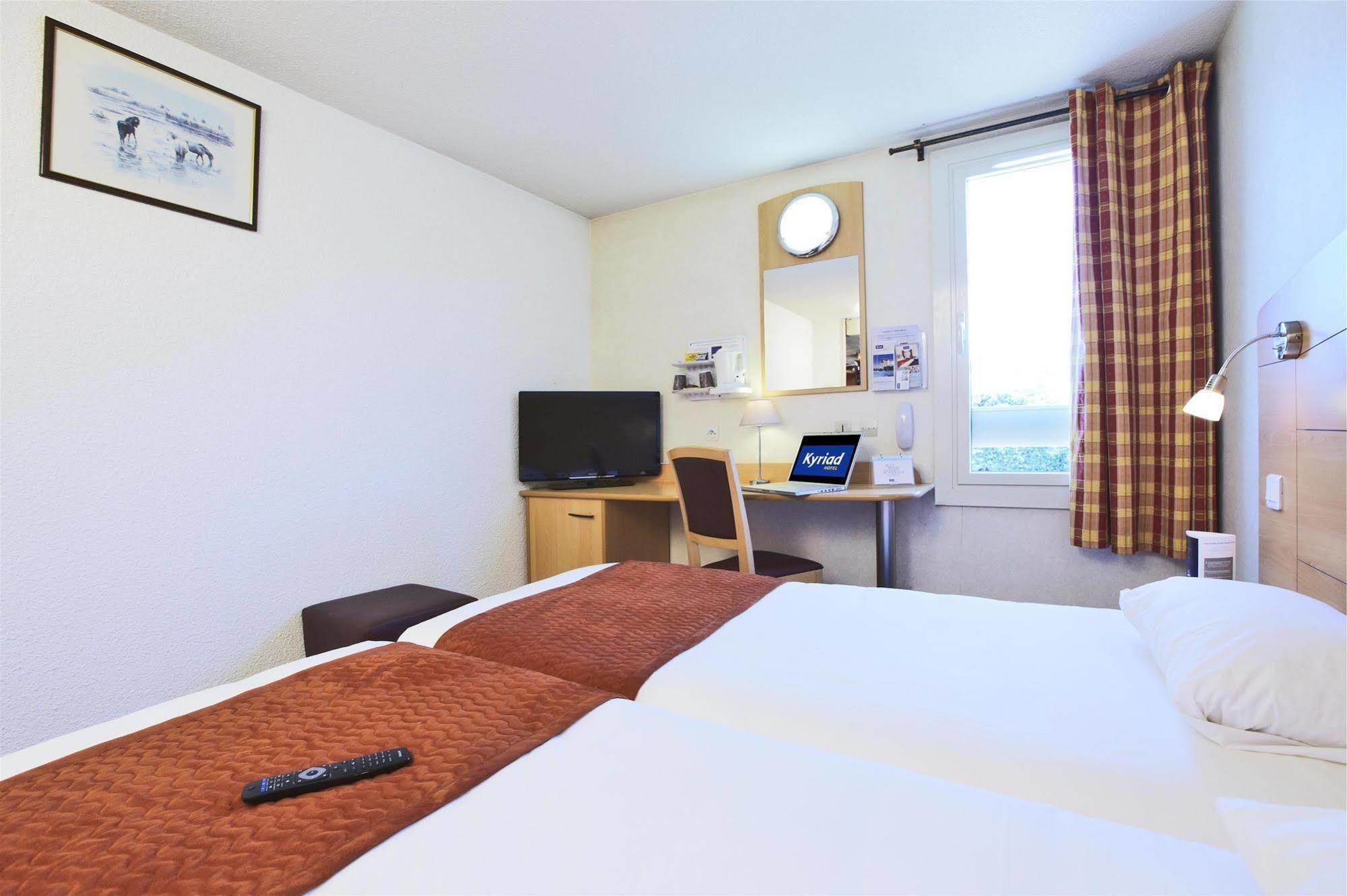 Brit Hotel Marseille Aeroport Mirabeau Εξωτερικό φωτογραφία